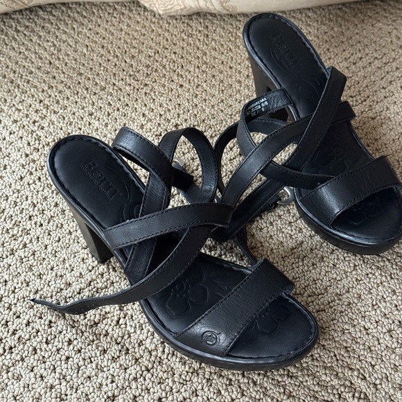 Born Women’s Black Double Strap Sandals with Chunky Heel Size 8 - Picture 3 of 9